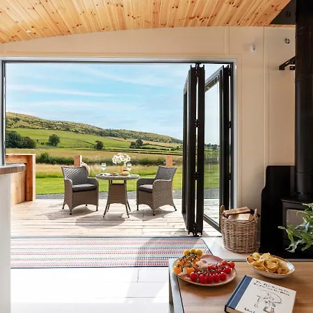 Holiday home Longlands