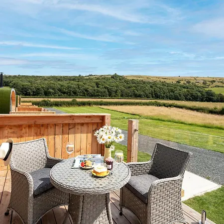 Holiday home Longlands